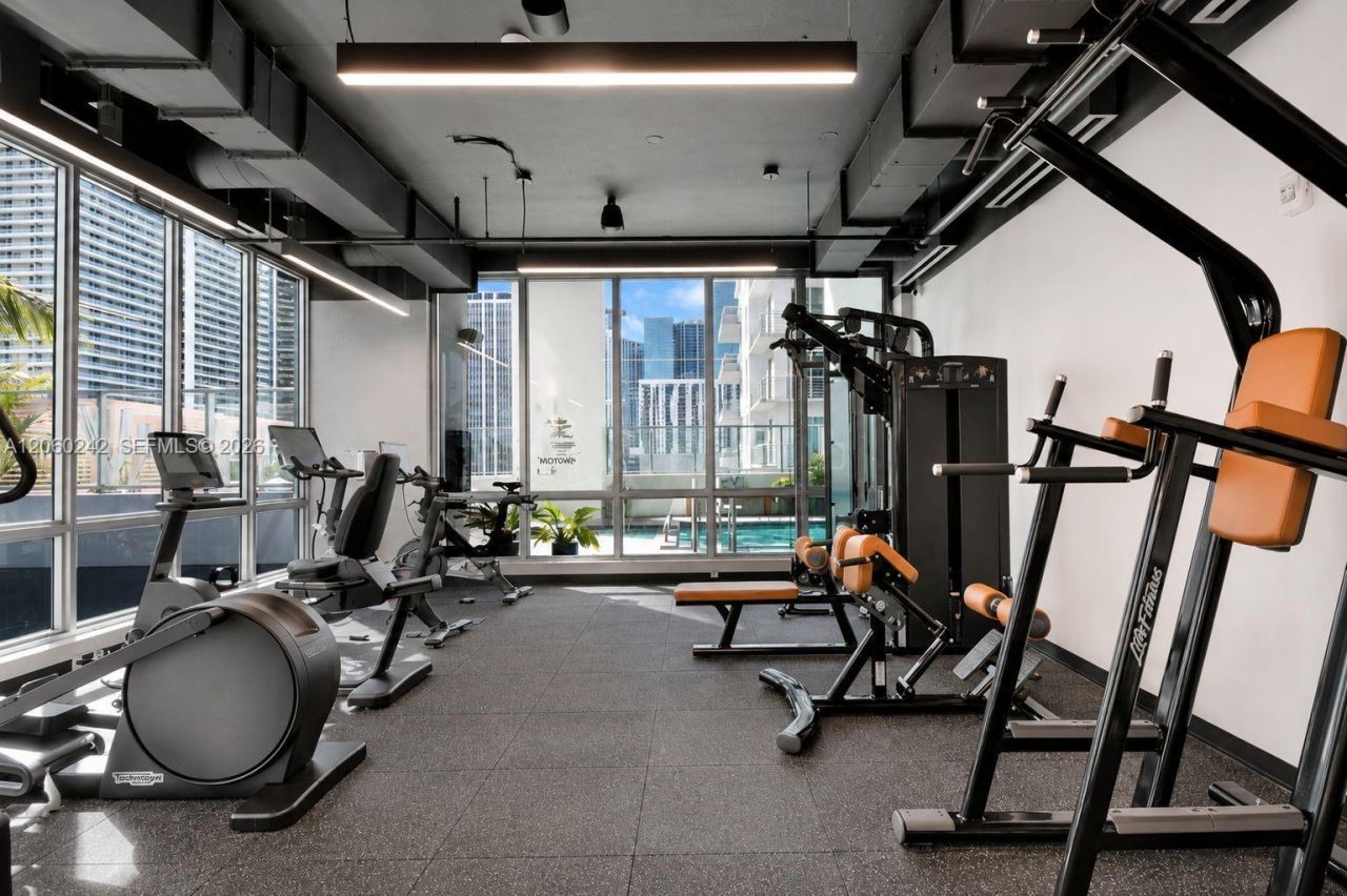 227 NE 2nd St , Unit 2000, Miami, FL 33132 Photo