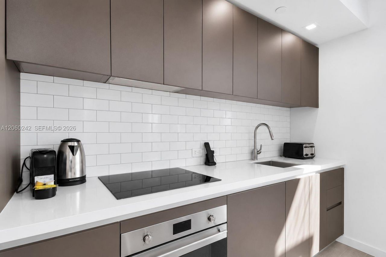 227 NE 2nd St , Unit 2000, Miami, FL 33132 Photo