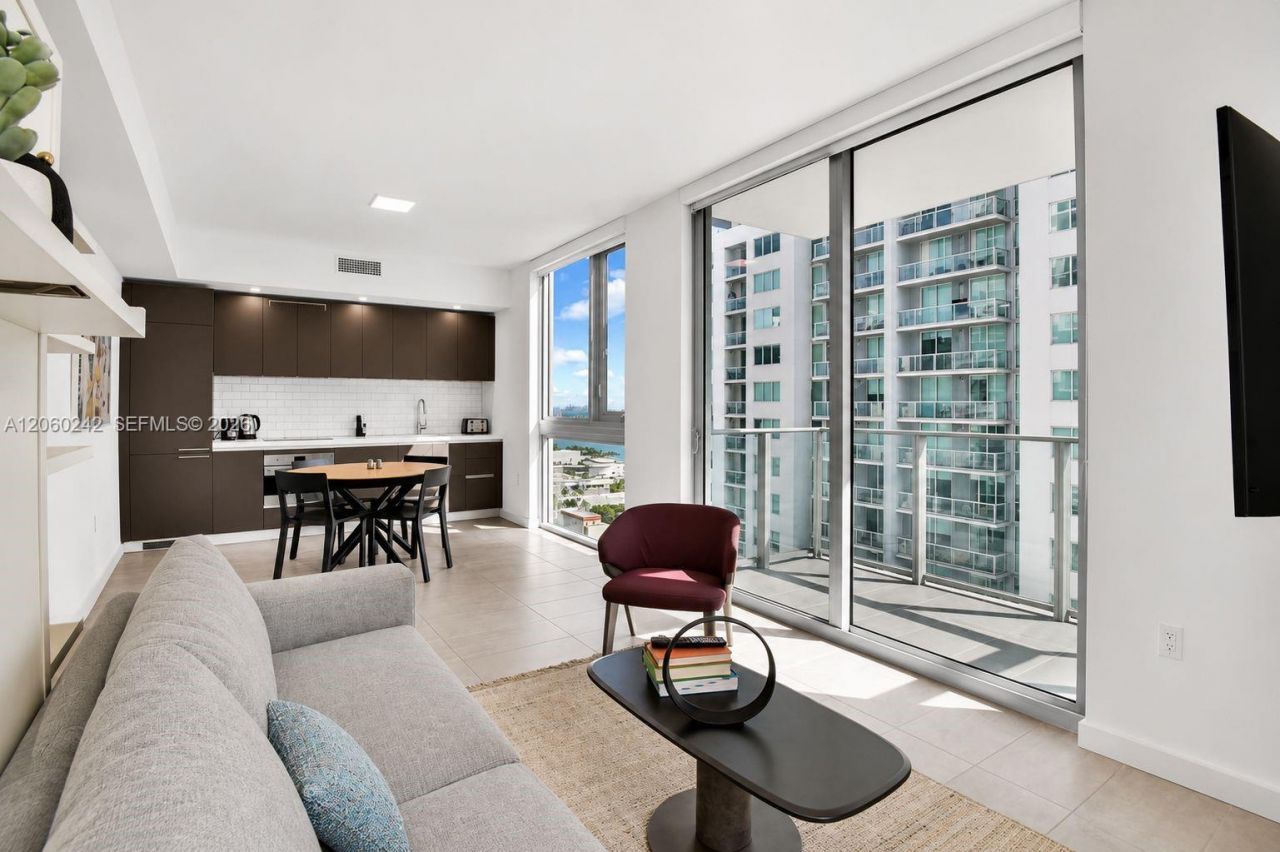 227 NE 2nd St , Unit 2000, Miami, FL 33132 Photo