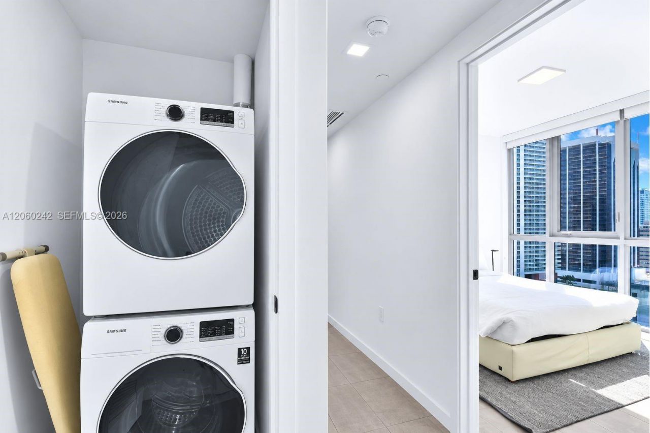 227 NE 2nd St , Unit 2000, Miami, FL 33132 Photo
