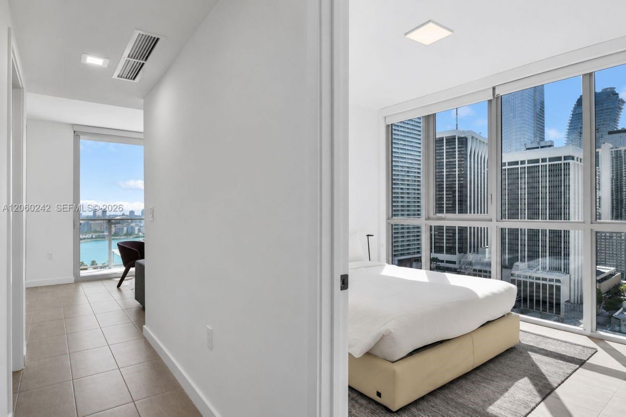 227 NE 2nd St , Unit 2000, Miami, FL 33132 Photo