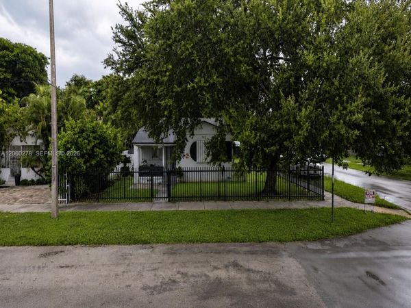 1501 NW 42nd St, Miami, FL 33142
