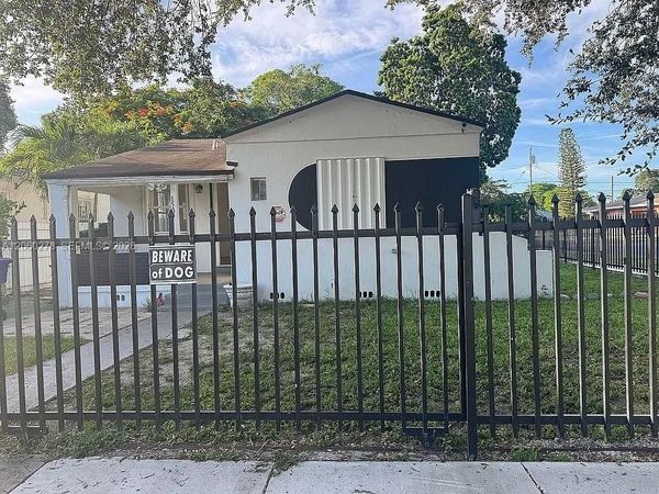 1501 NW 42nd St , Miami, FL 33142