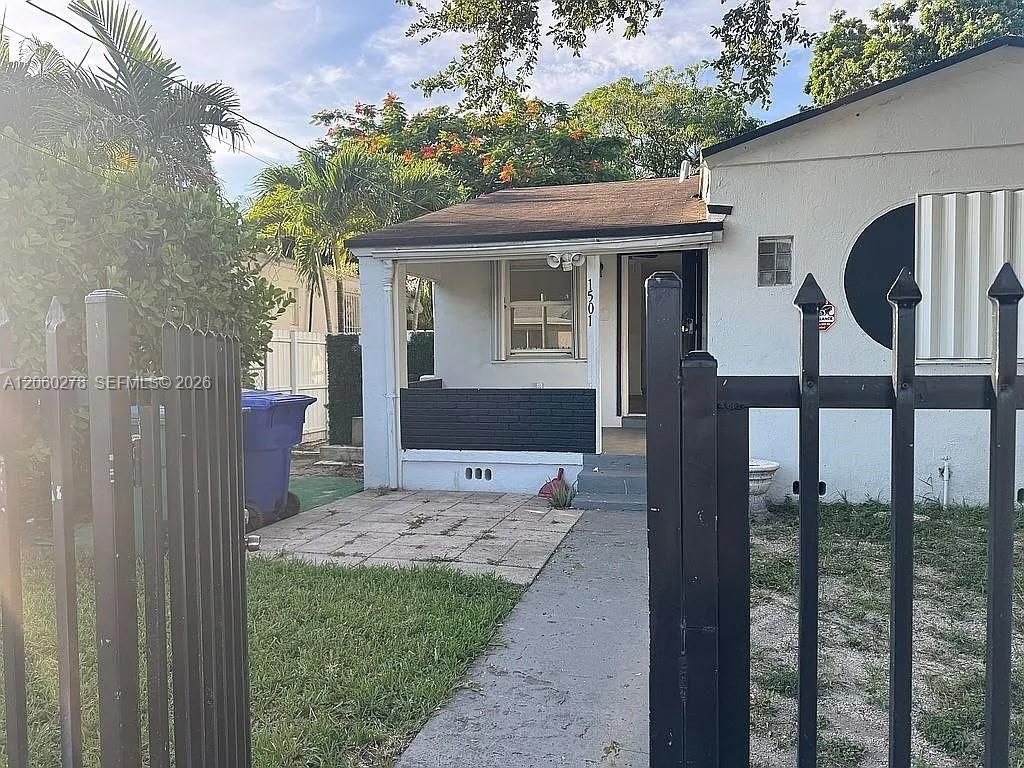 1501 NW 42nd St , Miami, FL 33142 Photo