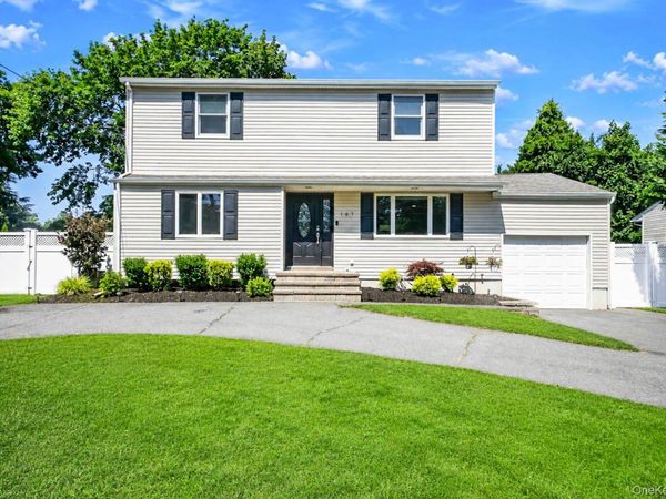 107 Terry Road , Sayville, NY 11782