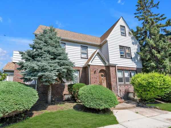 164-01 84th Avenue , Jamaica, NY 11432
