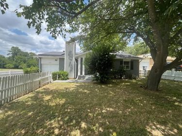 3250 Highland Woods Circle, Dallas, TX 75241