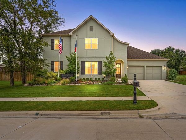 602 Sterling Drive, Benbrook, TX 76126