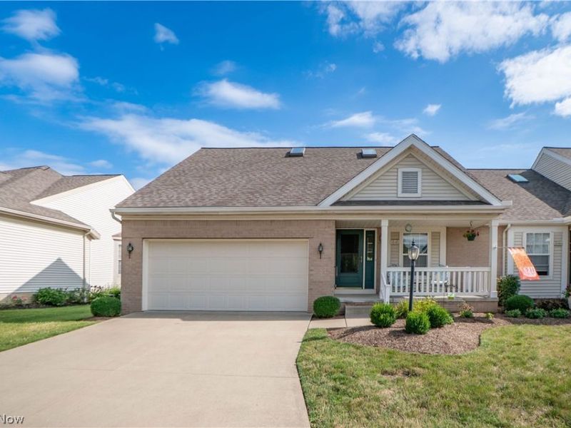 1848 Southpointe Circle NE, Canton, OH 44714 Photo 2