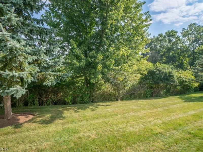 1848 Southpointe Circle NE, Canton, OH 44714 Photo 36