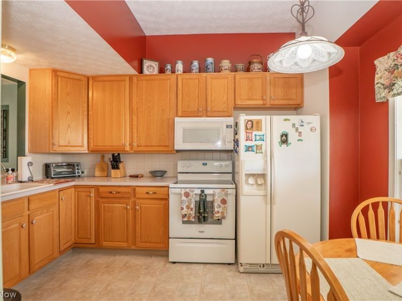 1848 Southpointe Circle NE, Canton, OH 44714 Photo 6