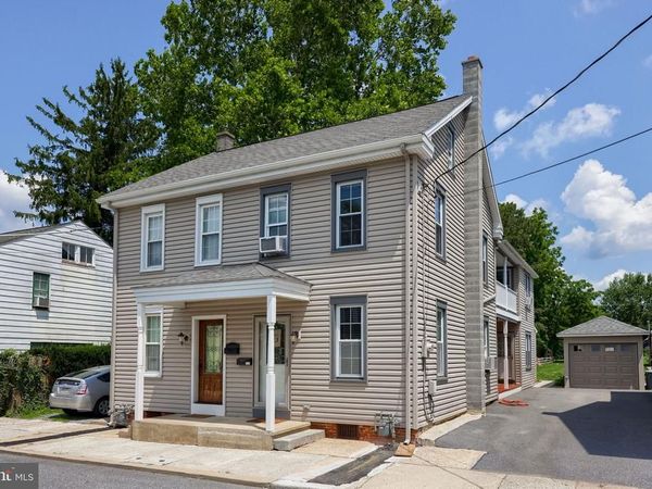 137 N CHARLOTTE STREET, MANHEIM, PA 17545