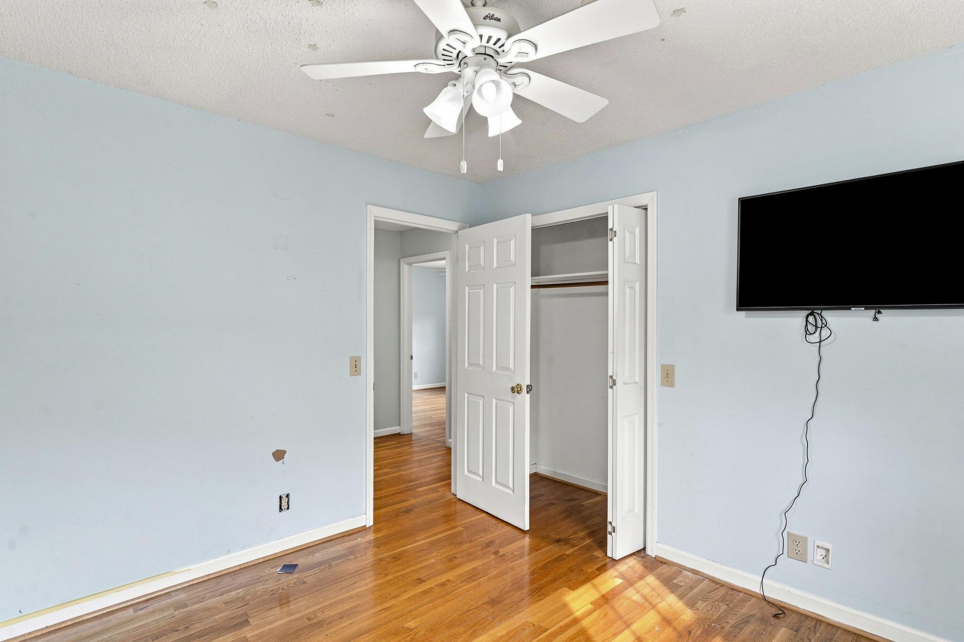 514 W Beach Photo 16