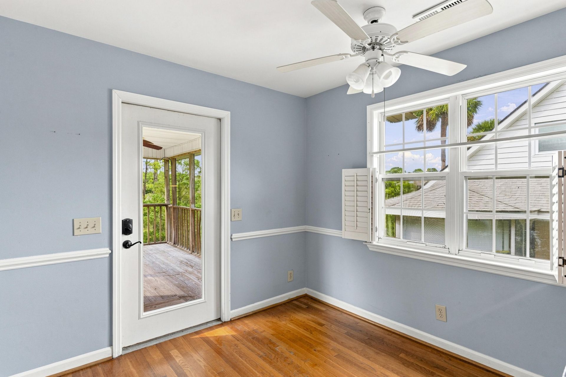 514 W Beach Photo 19