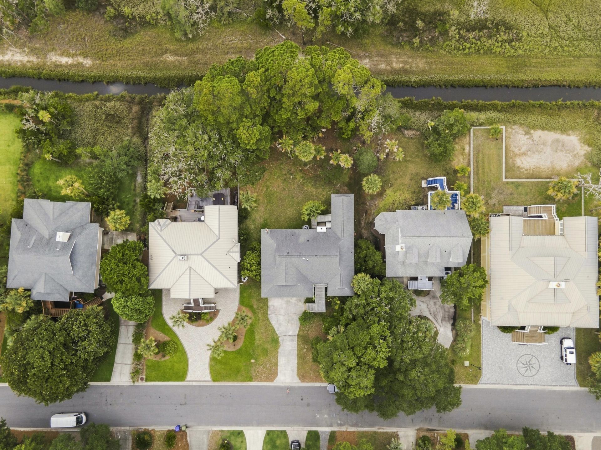 514 W Beach Photo 27