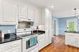 514 W Beach photo 4