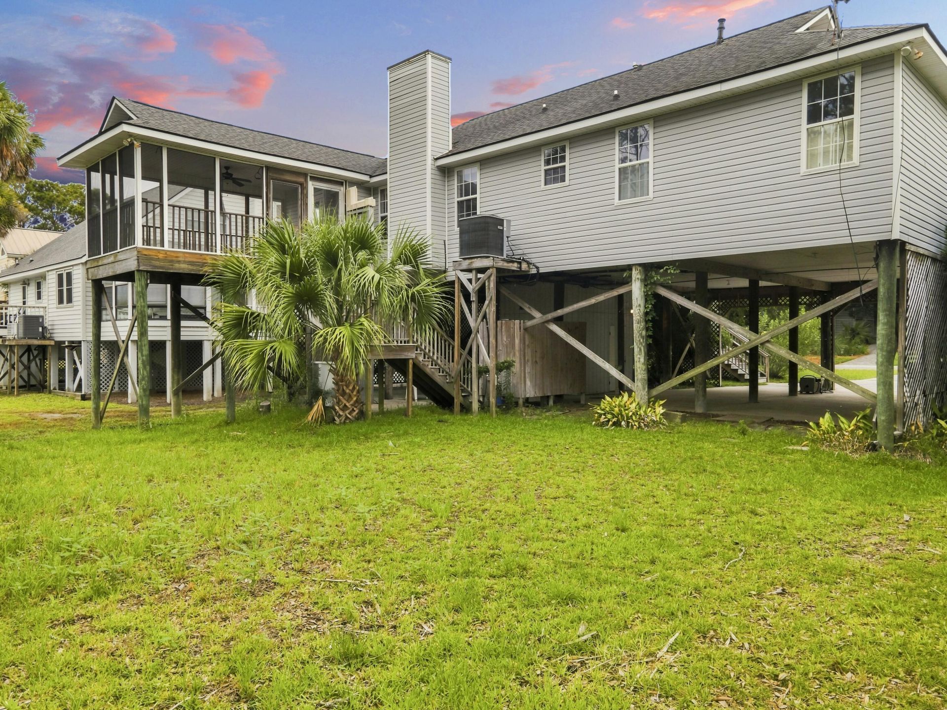 514 W Beach Photo 30