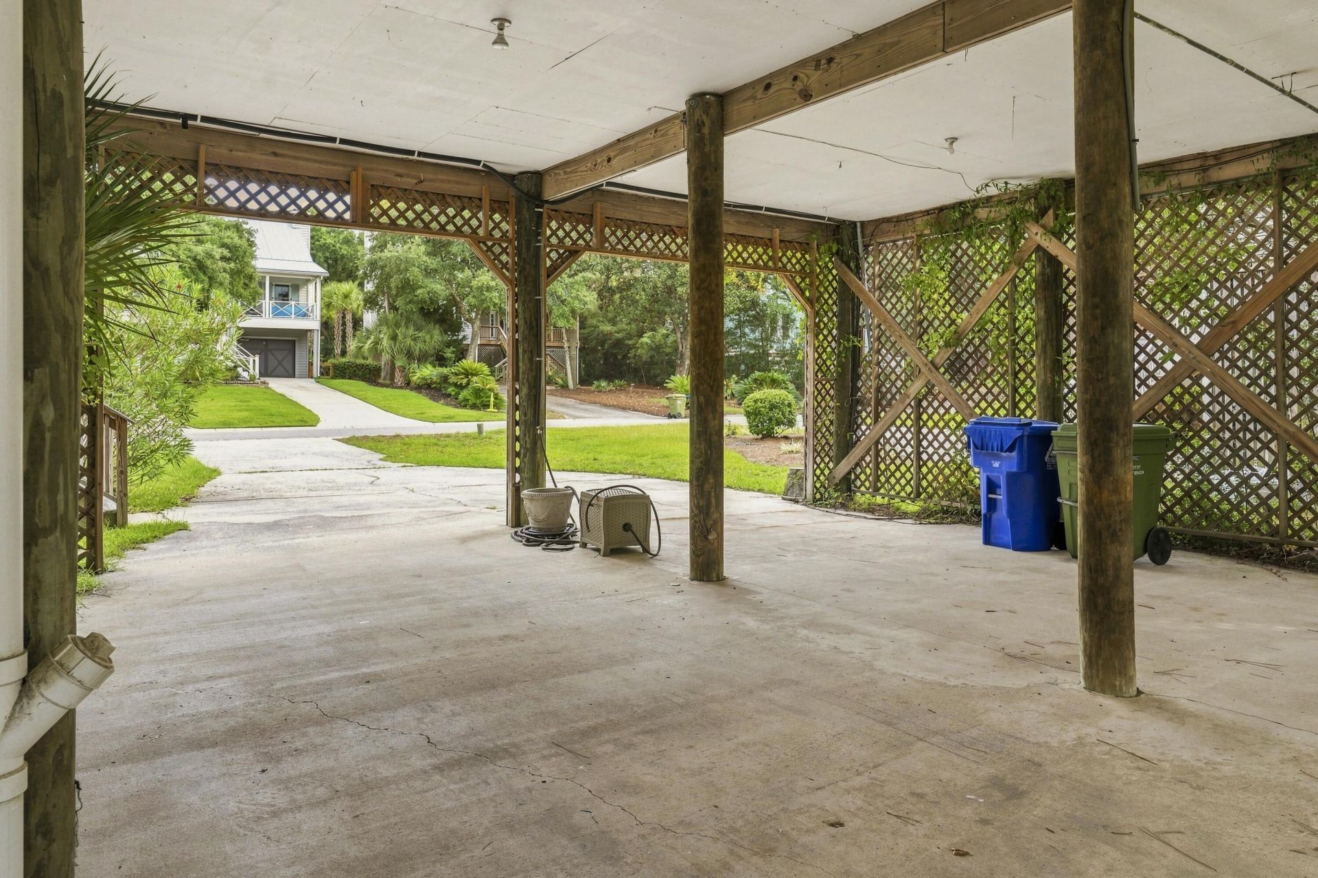 514 W Beach Photo 32