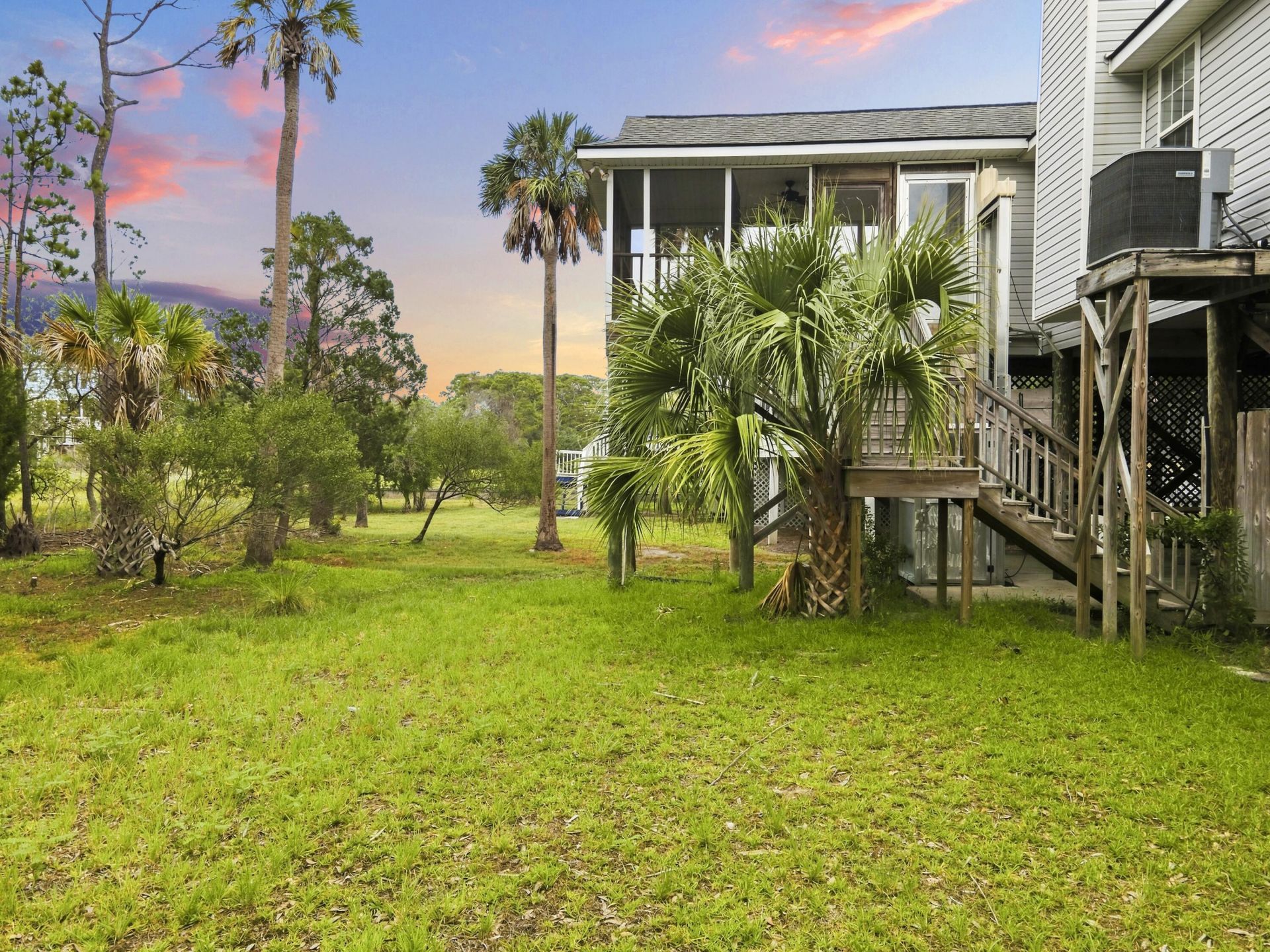 514 W Beach Photo 34