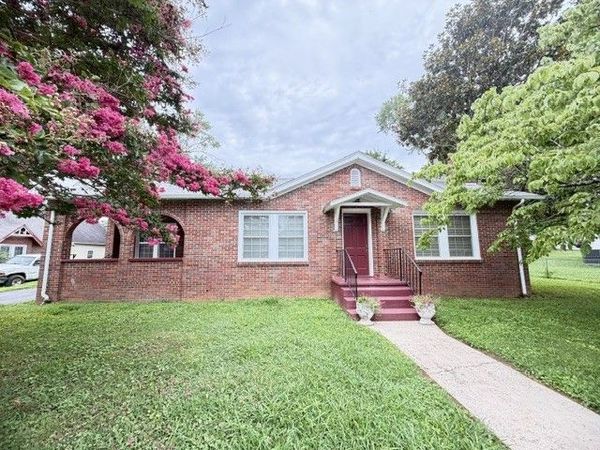 203 Bennett St , Decherd, TN 37324