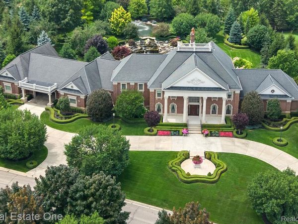 5250 Orchard Ridge Drive, Oakland Township, Mi 48306