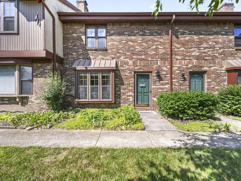6206 Stornoway Drive S, Columbus, OH 43213 Photo 1