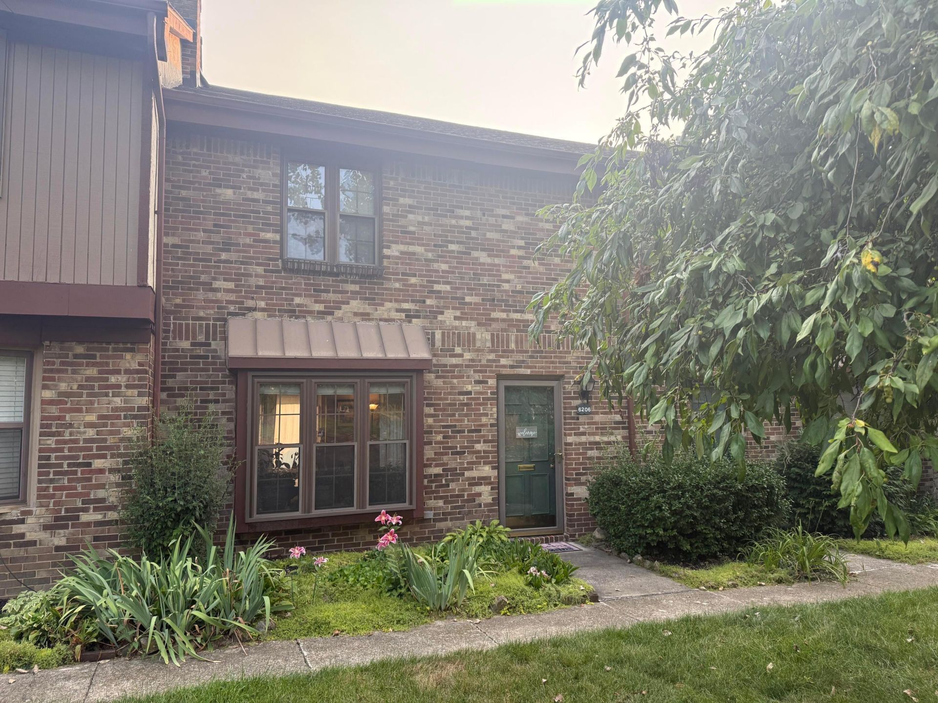 6206 Stornoway Drive S, Columbus, OH 43213 Main Photo