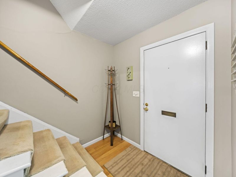 6206 Stornoway Drive S, Columbus, OH 43213 Photo 9