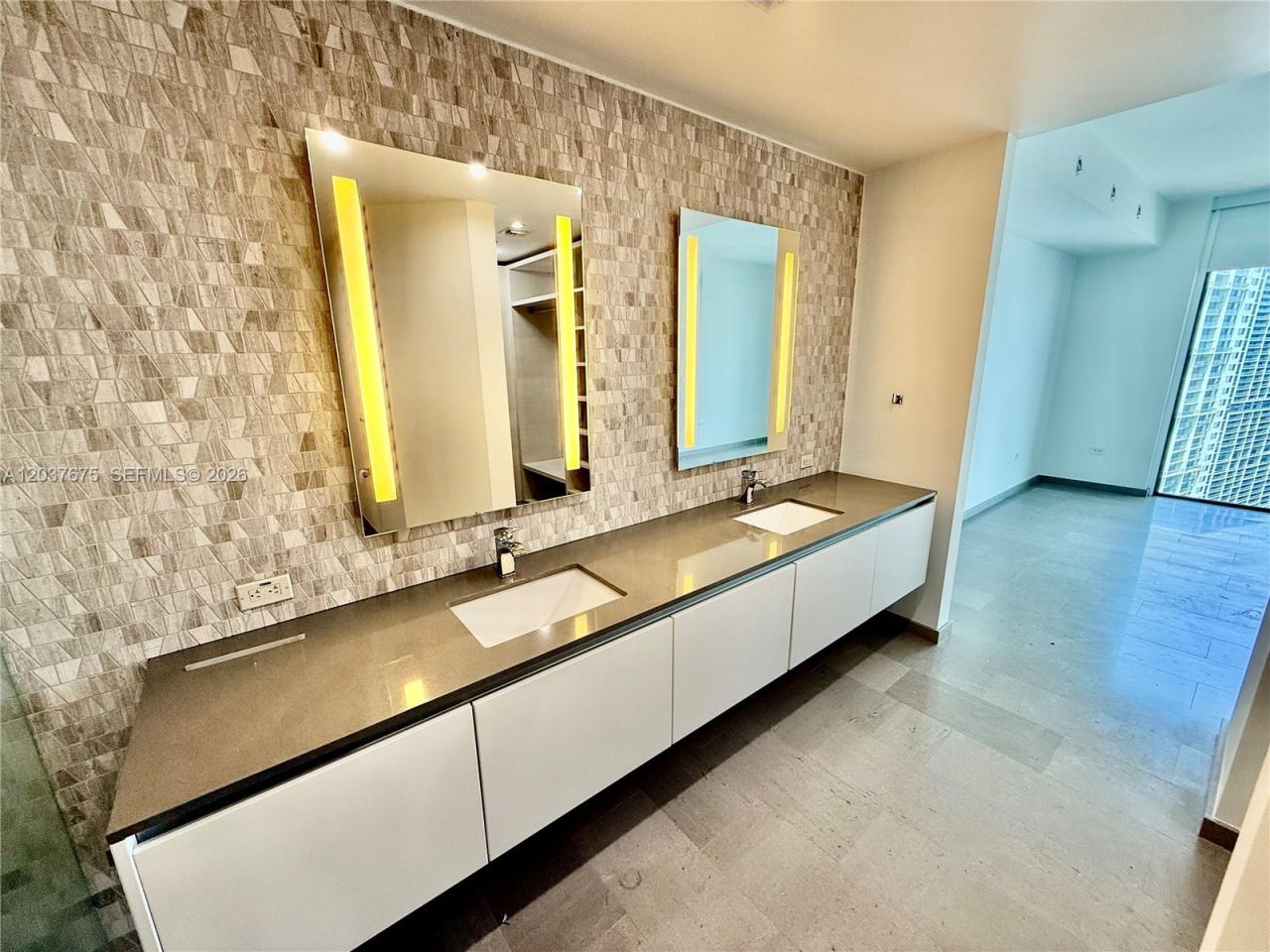 68 SE 6th St , Unit 2707, Miami, FL 33131 Photo