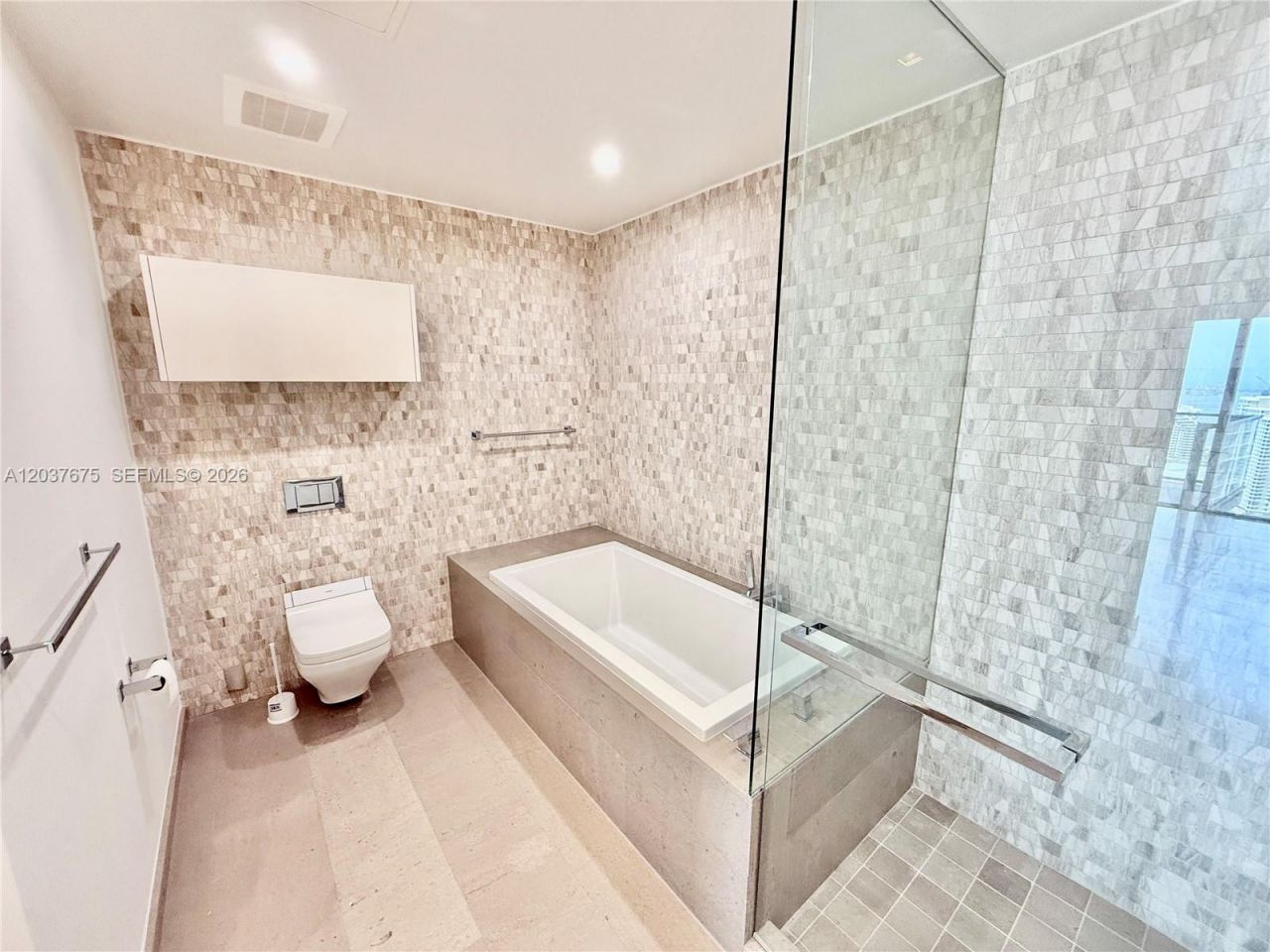 68 SE 6th St , Unit 2707, Miami, FL 33131 Photo