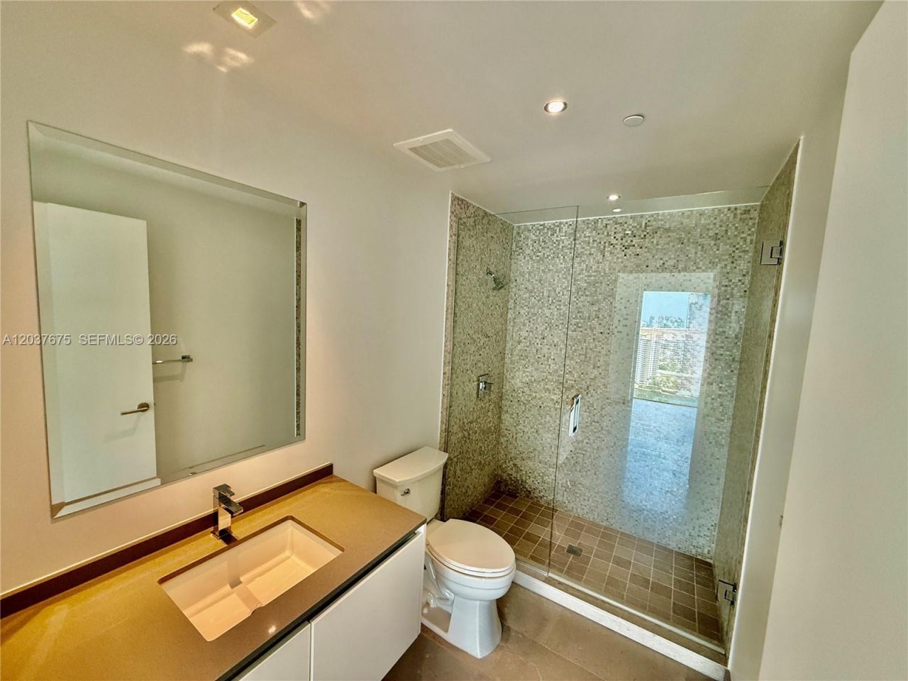 68 SE 6th St , Unit 2707, Miami, FL 33131 Photo