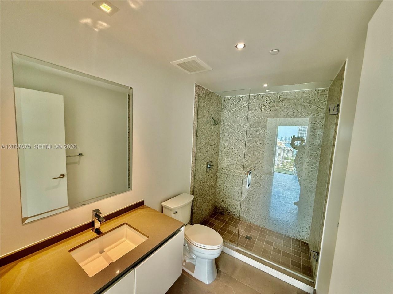 68 SE 6th St , Unit 2707, Miami, FL 33131 Photo