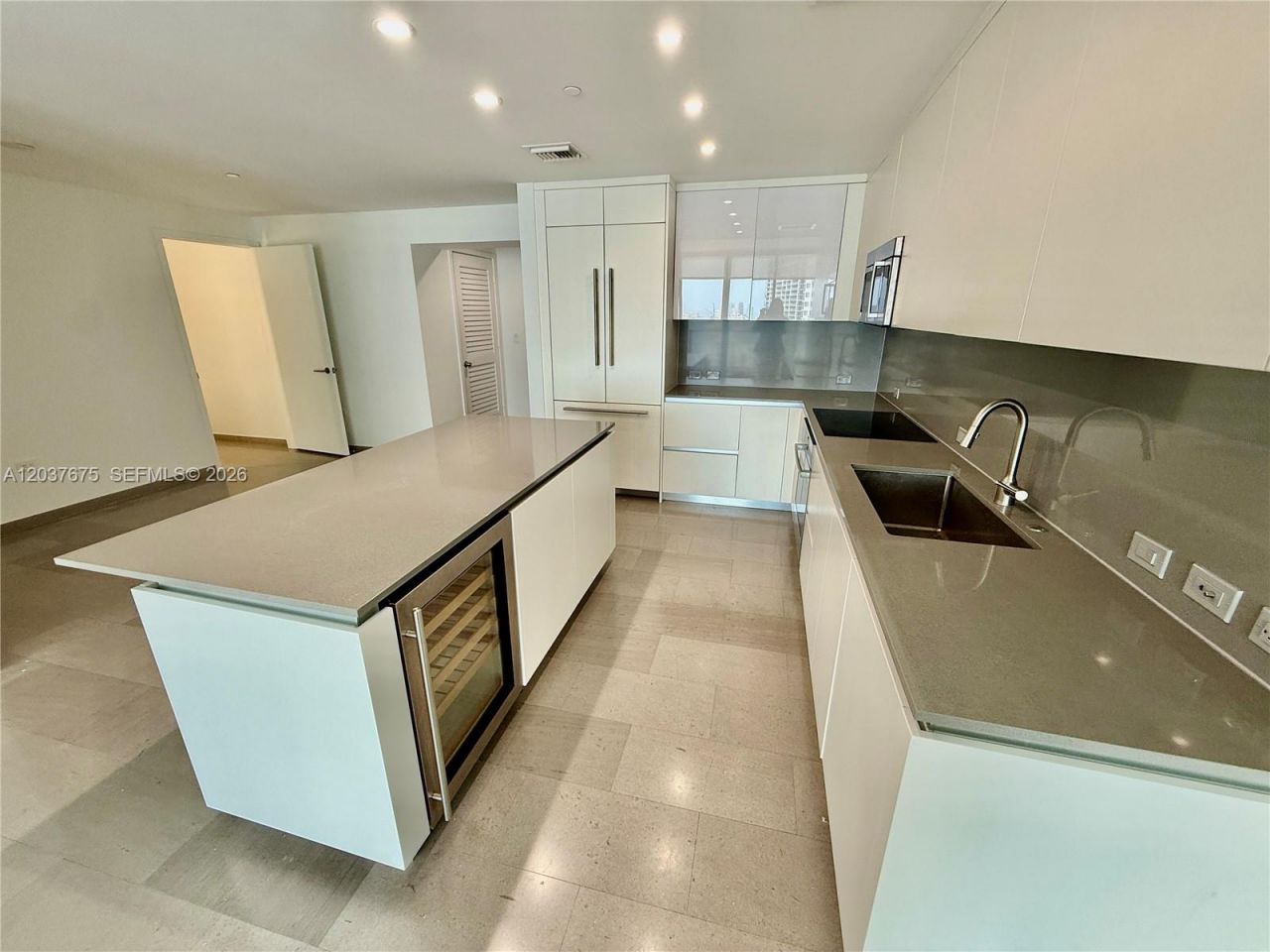 68 SE 6th St , Unit 2707, Miami, FL 33131 Photo