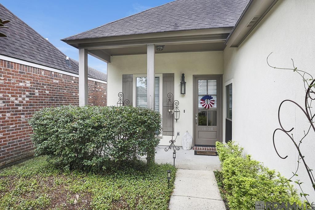 18008 Willow Trail Dr, Baton Rouge, LA 70817 Main Photo