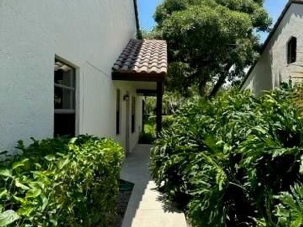 406 Buttonwood Place, Boca Raton, FL 33431