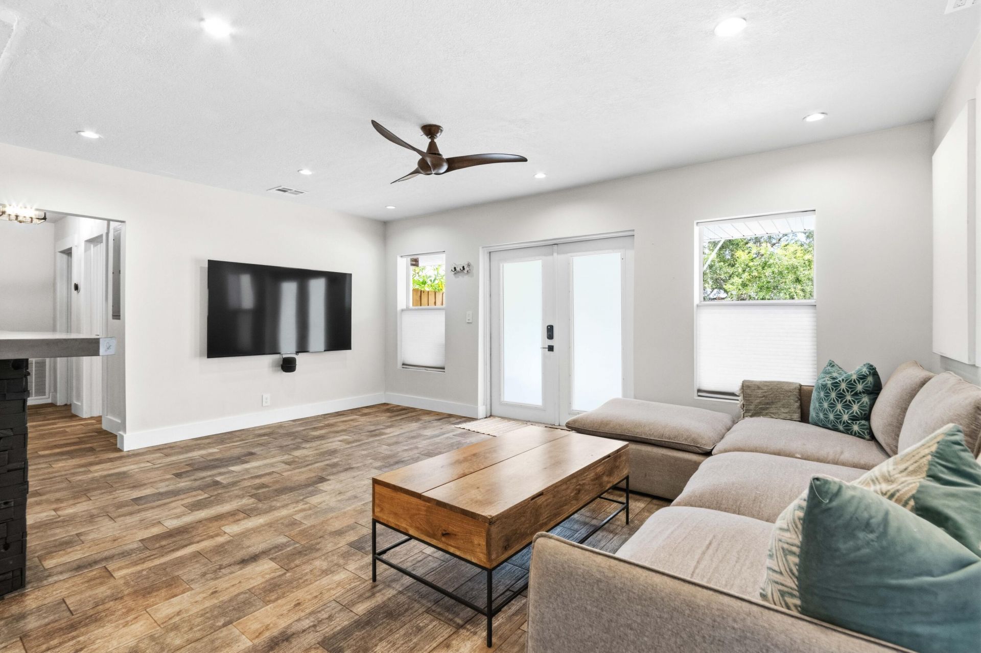 1400 NE 17th Avenue, Fort Lauderdale, FL 33304 Photo