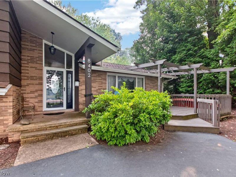 8402 Edge Lake Oval , Northfield, OH 44067 Photo 6