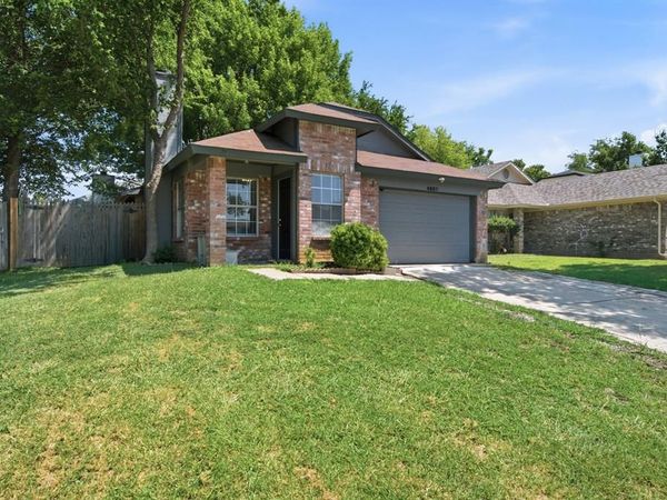 4837 Thistledown Drive, Fort Worth, TX 76137