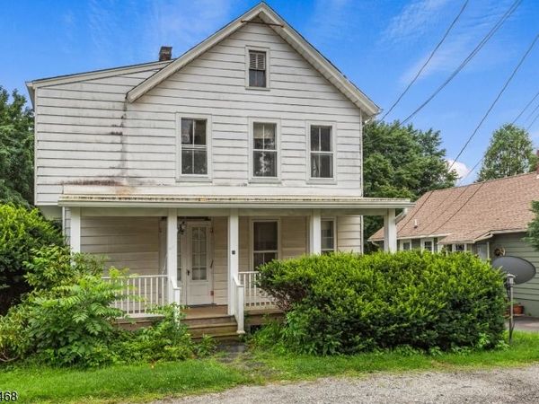 14 High St, Andover, NJ 07821