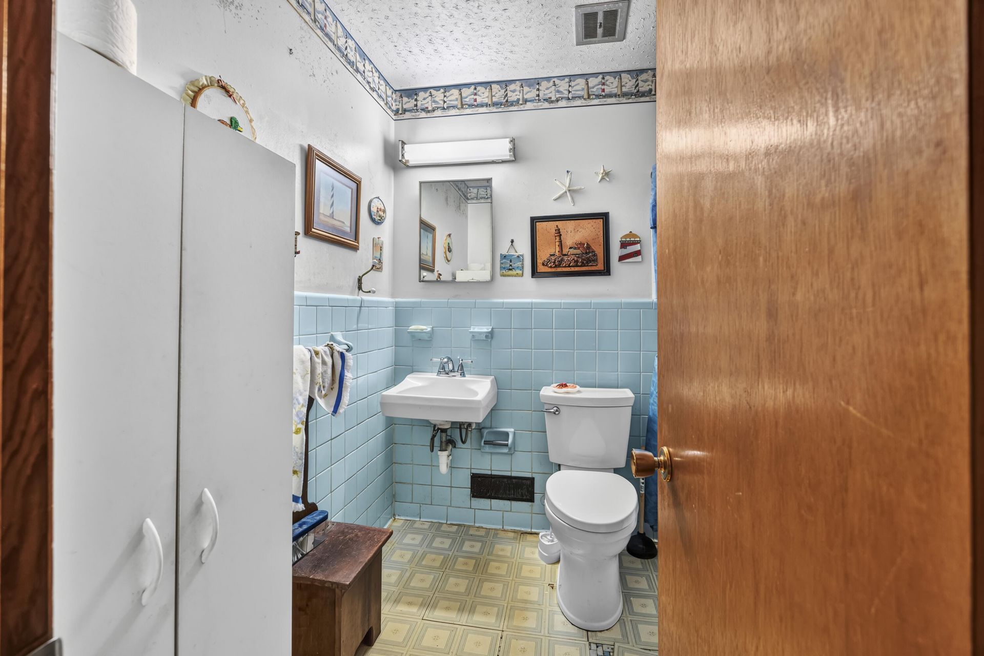 2247 Guerry Avenue Photo 3