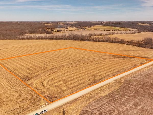 1001 580th Street , Lacona, IA 50139
