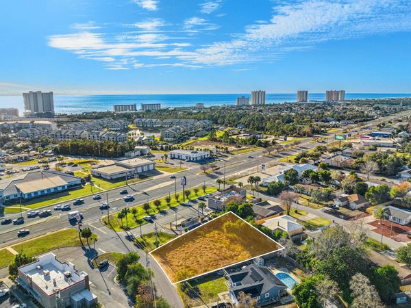 105 Armstrong Circle, Panama City Beach, FL 32413