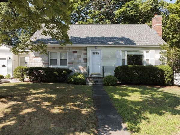 10 Marinel Ave, Chelmsford, MA 01863