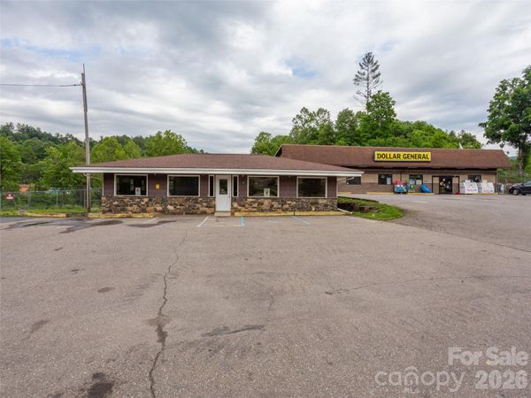 395 Crimson Laurel Way , Bakersville, NC 28705