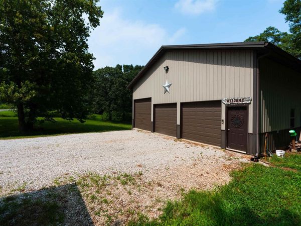 12800 Spurgeon Road, Lynnville, IN 47619