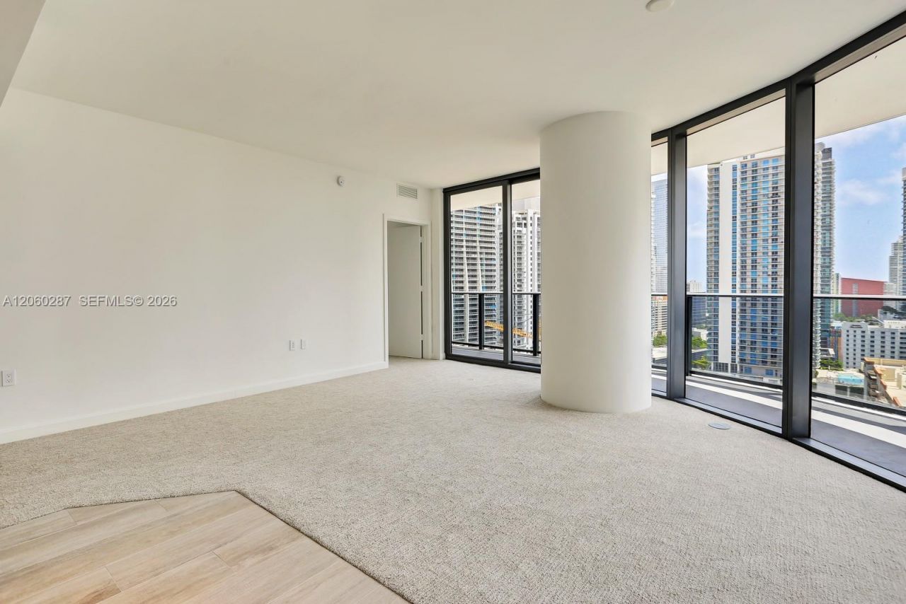 45 SW 9th St , Unit 1806, Miami, FL 33130 Photo