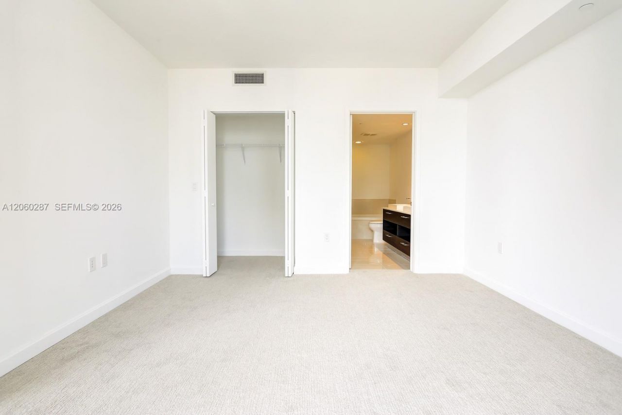 45 SW 9th St , Unit 1806, Miami, FL 33130 Photo