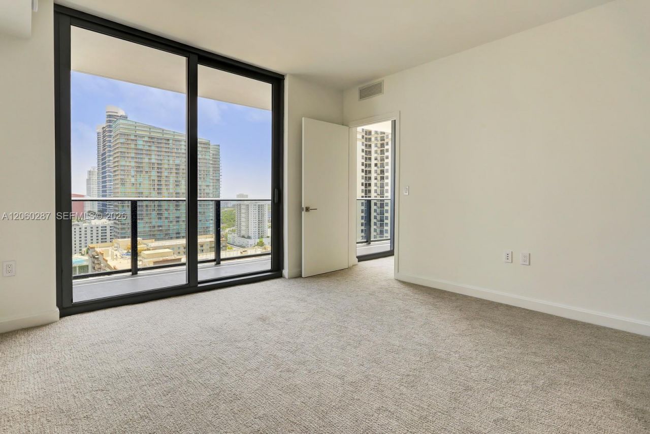 45 SW 9th St , Unit 1806, Miami, FL 33130 Photo