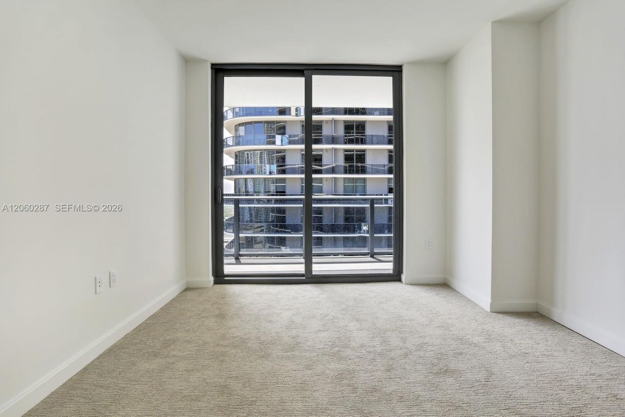 45 SW 9th St , Unit 1806, Miami, FL 33130 Photo