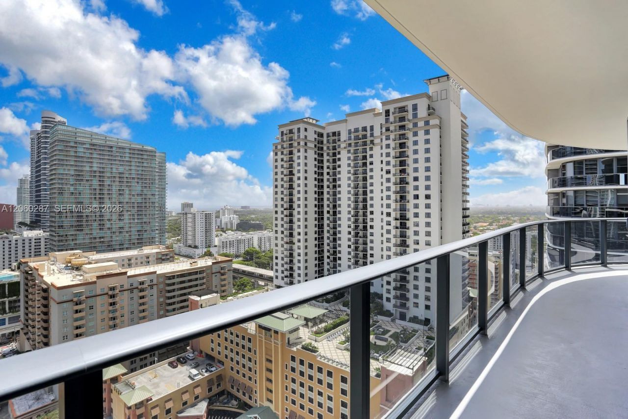 45 SW 9th St , Unit 1806, Miami, FL 33130 Photo